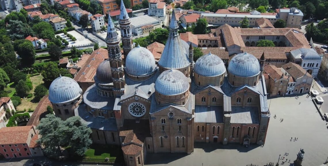 안토니오 성인의 유해가 안치되어 있는 파도바의 성 안토니오 대성당