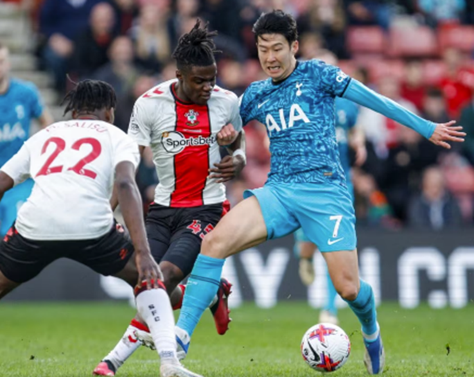 사우스햄튼 전 선발 출장한 토트넘 손흥민 50호 도움