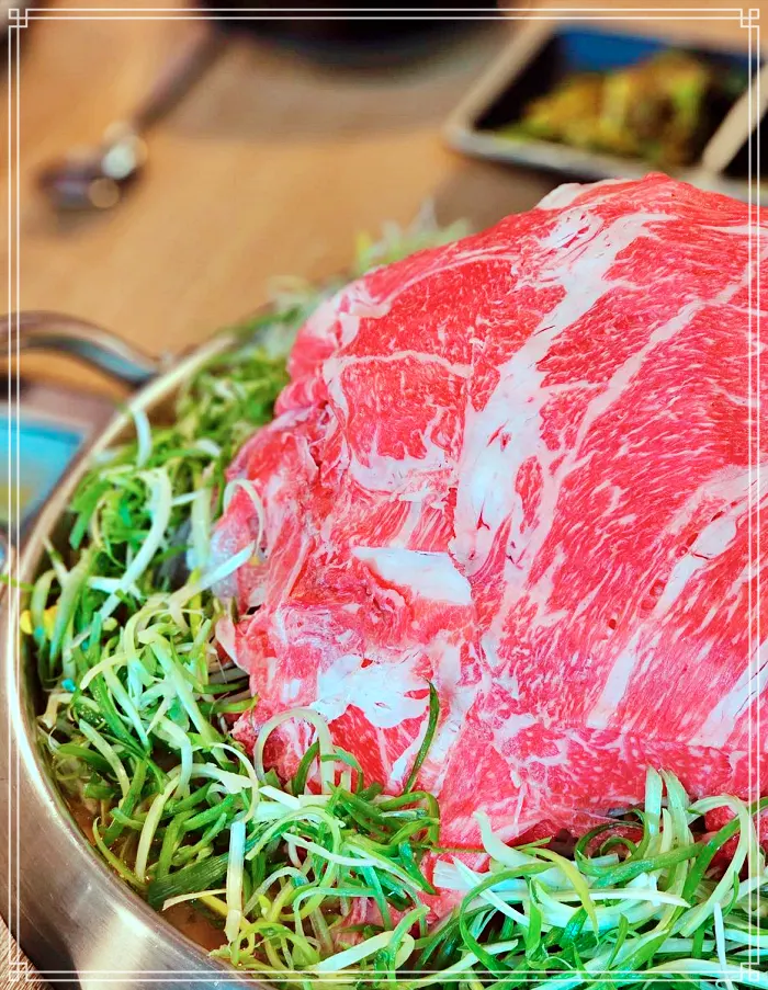 파주 교하&#44; 심학산&#44; 롯데 프리미엄 아울렛 맛집 고기로 산을 쌓았다 산더미 물갈비