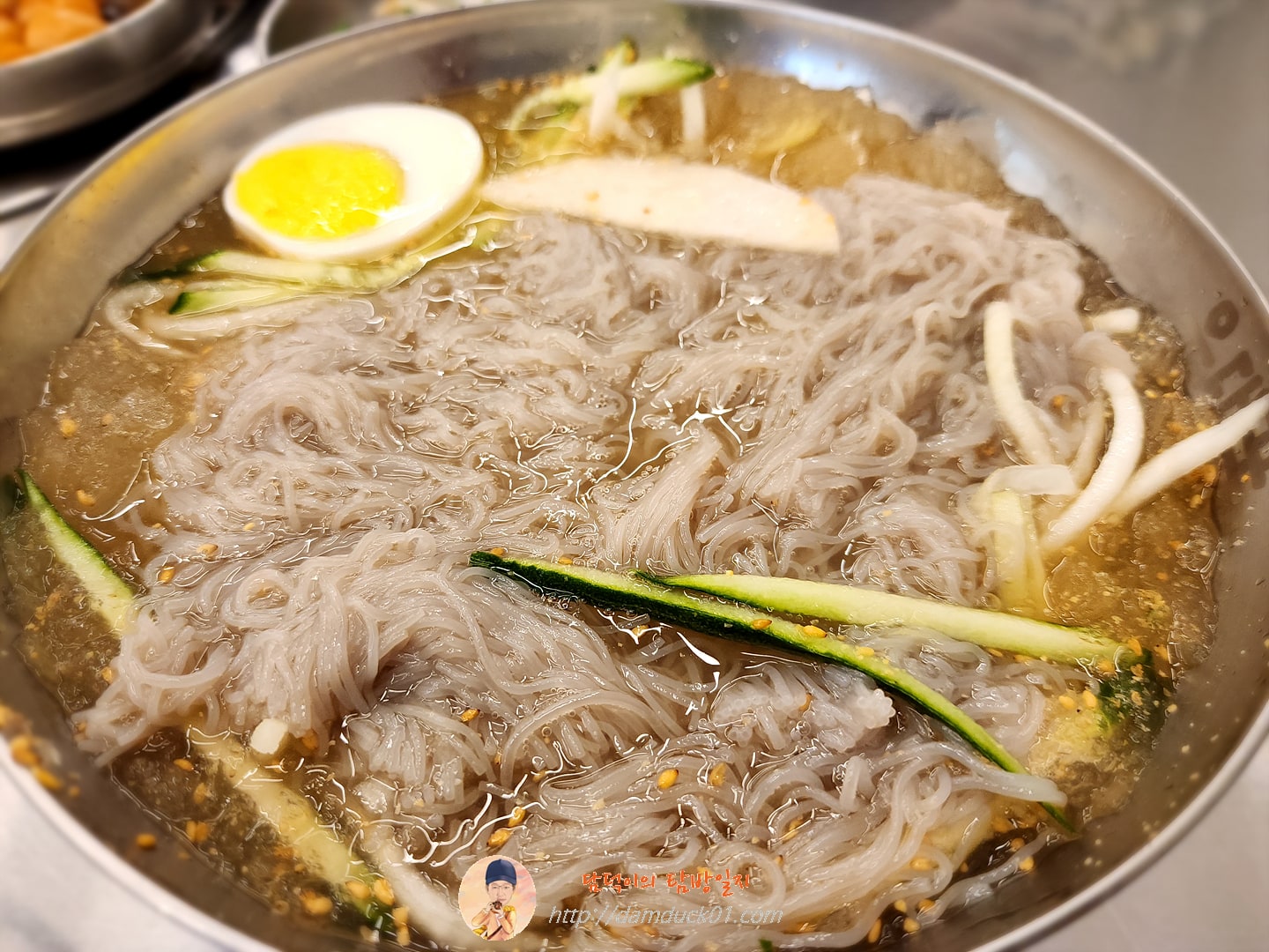 점심 물냉면 곱빼기