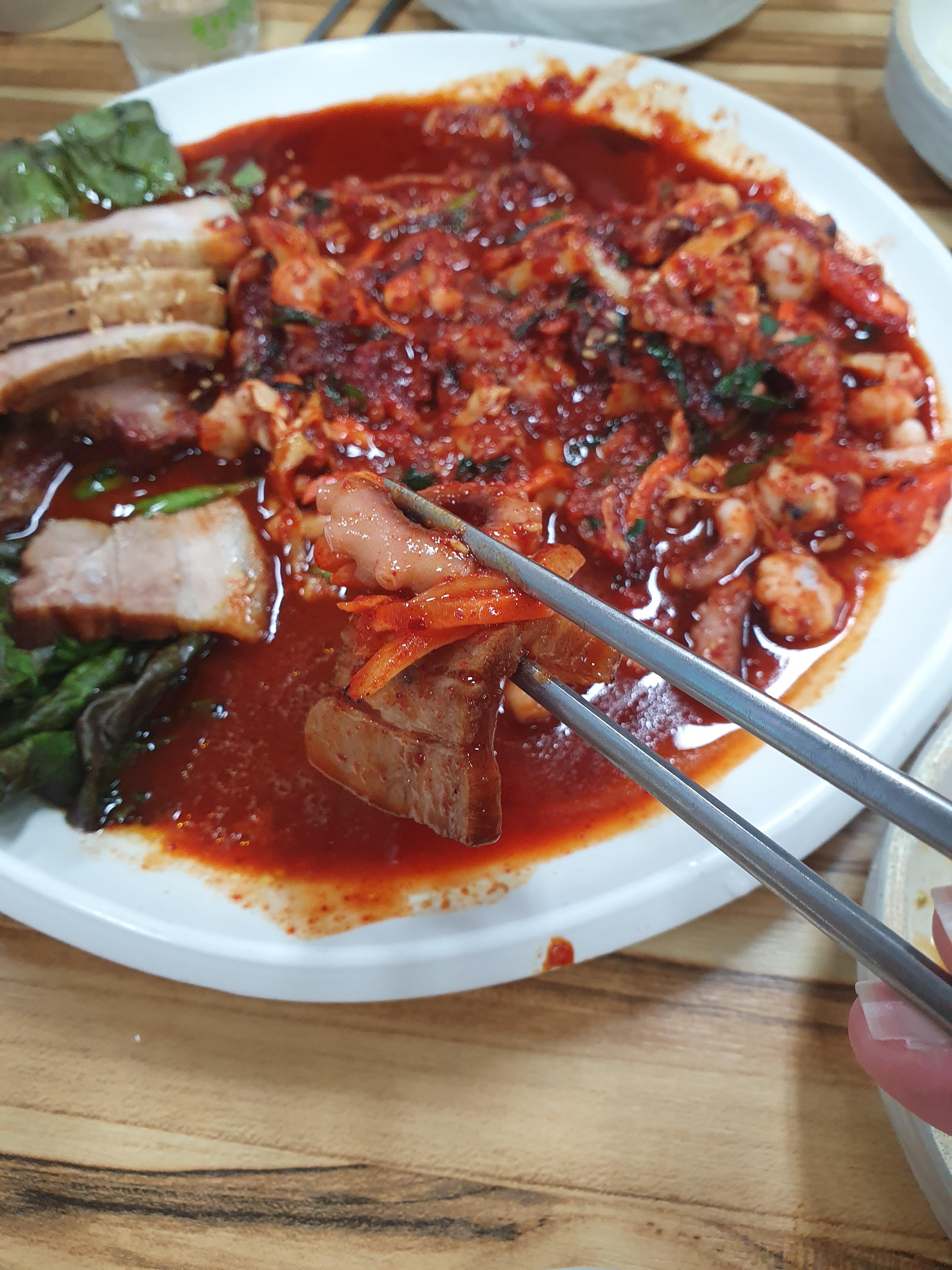 낙지보쌈 한첩더 추가!