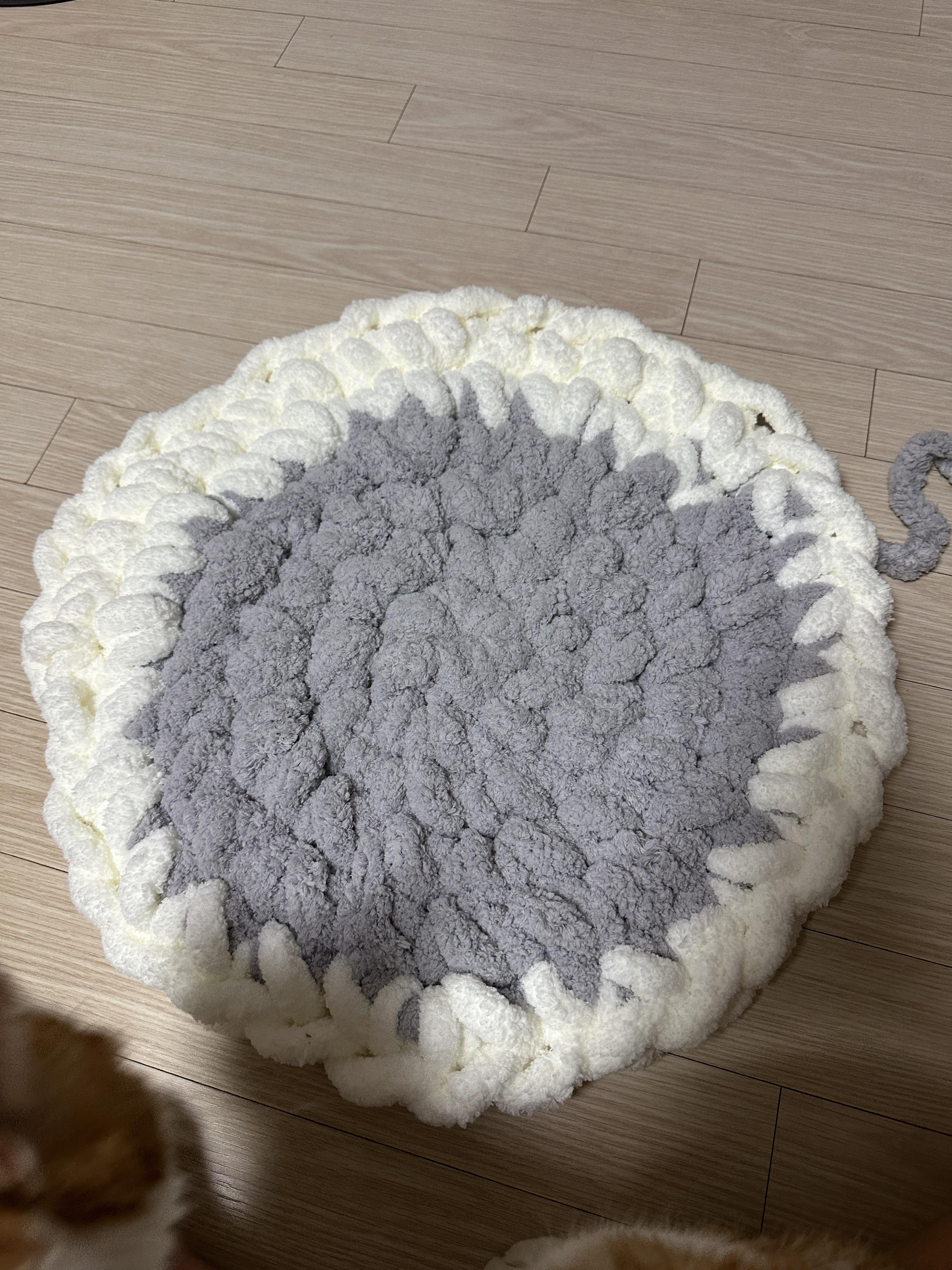 청키수면사로_만든_고양이들방석