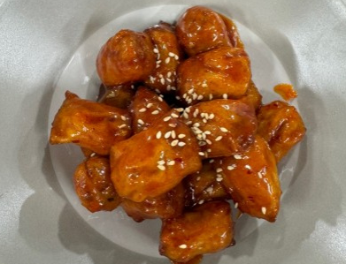 늦은 밤 출출함을 달래는 야식 한 접시