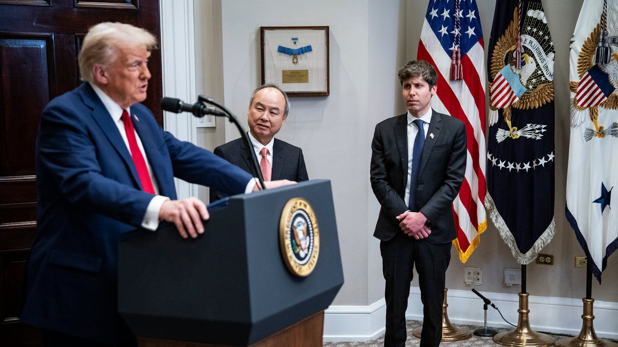 협력 발표를 하는 도널드 트럼프 대통령과 샘 올트먼 오픈AI CEO