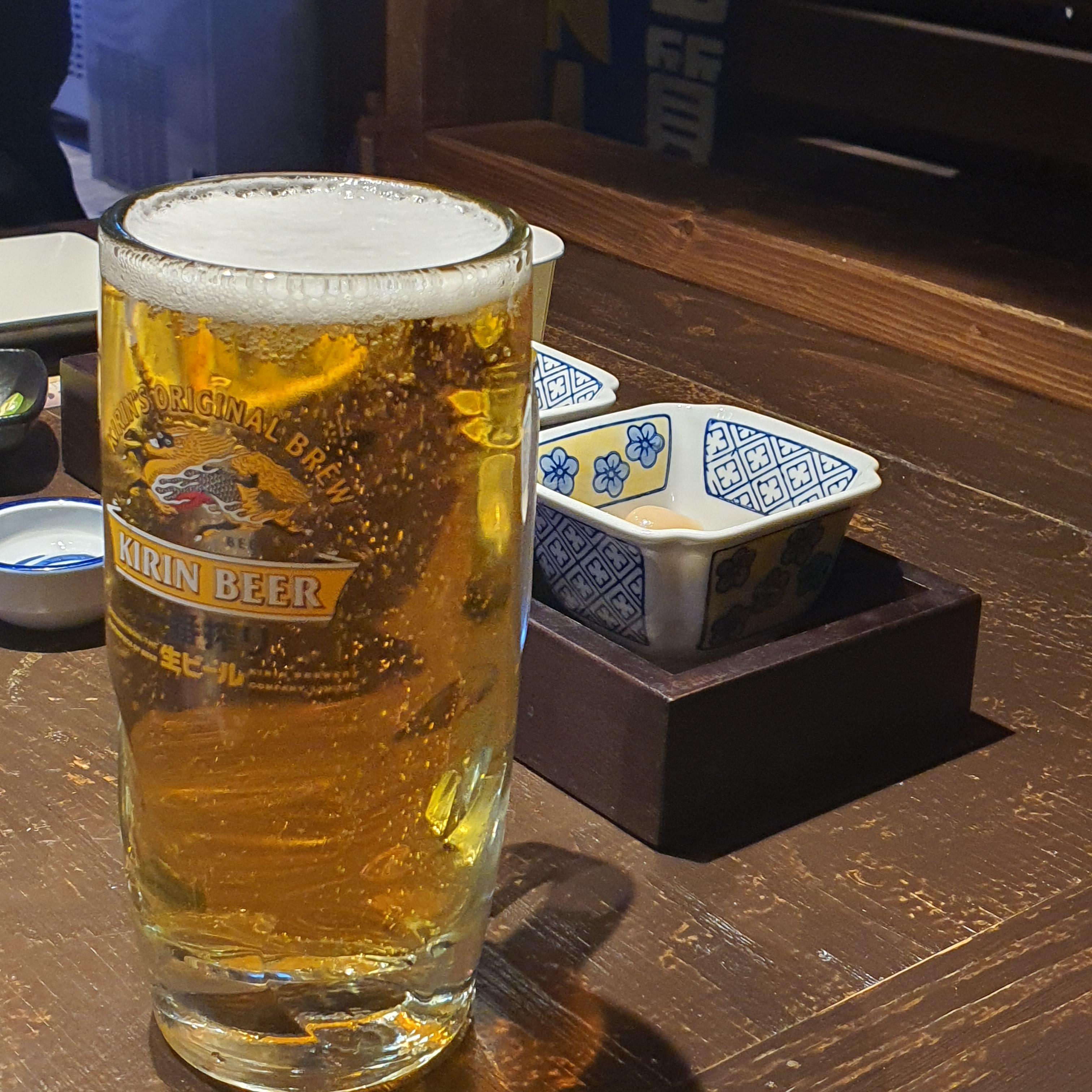 유리잔에-담긴-기린-맥주