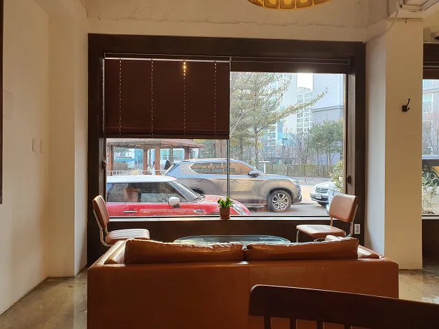 창가를 보는 자리