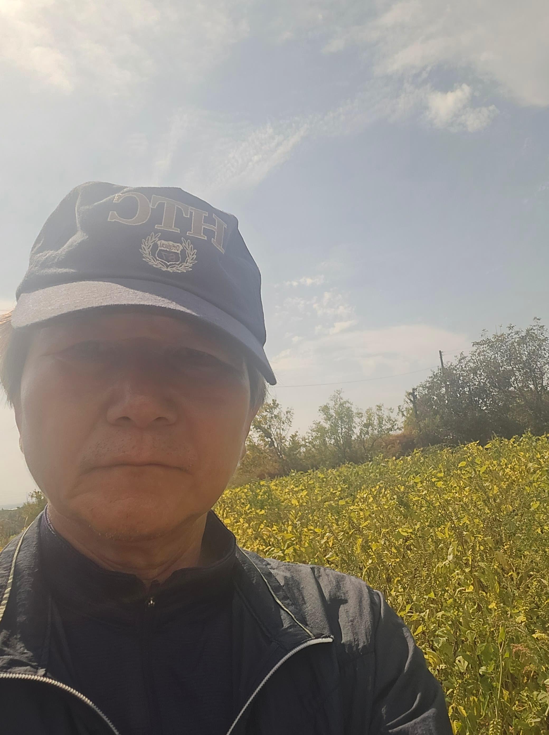 제가 직접 할 수 있는 일은 몸을 움직여 해보고&amp;#44; 전문적인 일이나 힘에 부치는 일은 주변 사람들의 도움을 받았습니다. 