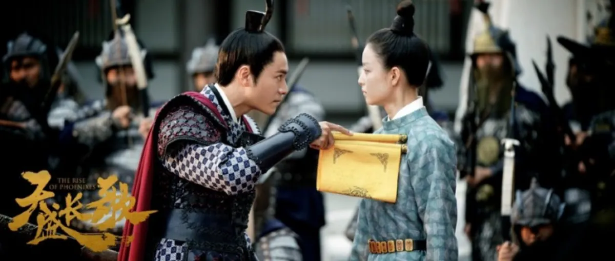 군복입고-봉지미를-날카롭게-보는-초왕