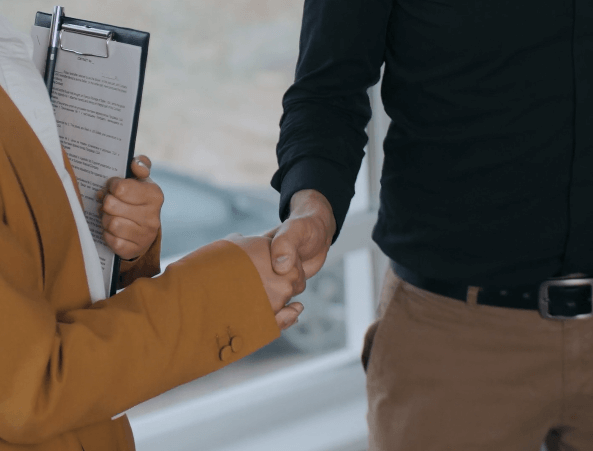 계약-대출-악수