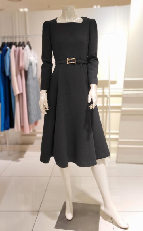 린 스퀘어넥 원피스 LGOPMJ9700