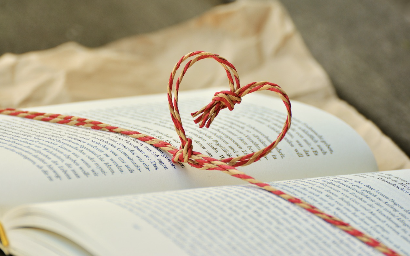 책을 예술로 바꾸는 북 아트 & 독서 노트 꾸미기 – 독서 기록을 시각적으로 표현하는 방법