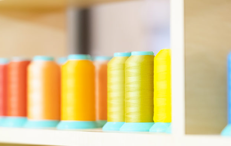 색이 있는 실이 있다.