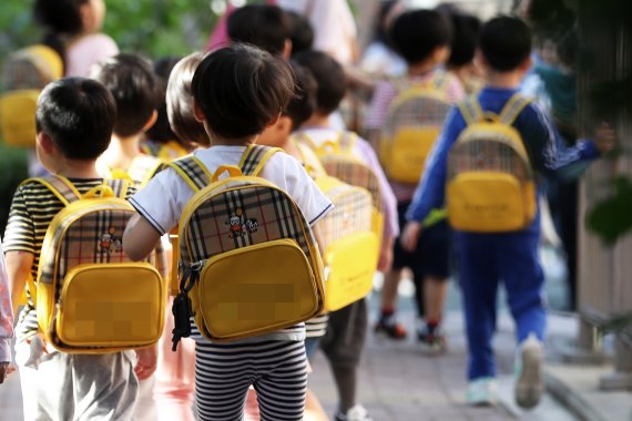 ① 유치원 8시 등원 찬반 토론 - 반대 주장