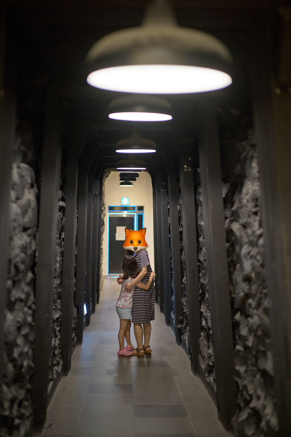 탄광의 갱도를 표현한 듯한 복도