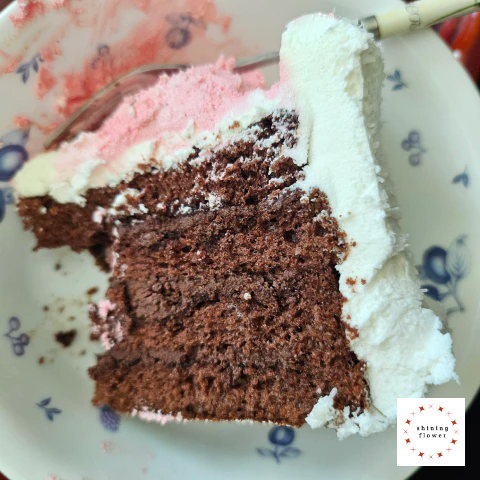 뚜레쥬르 플라워가든 케이크-케이크 속