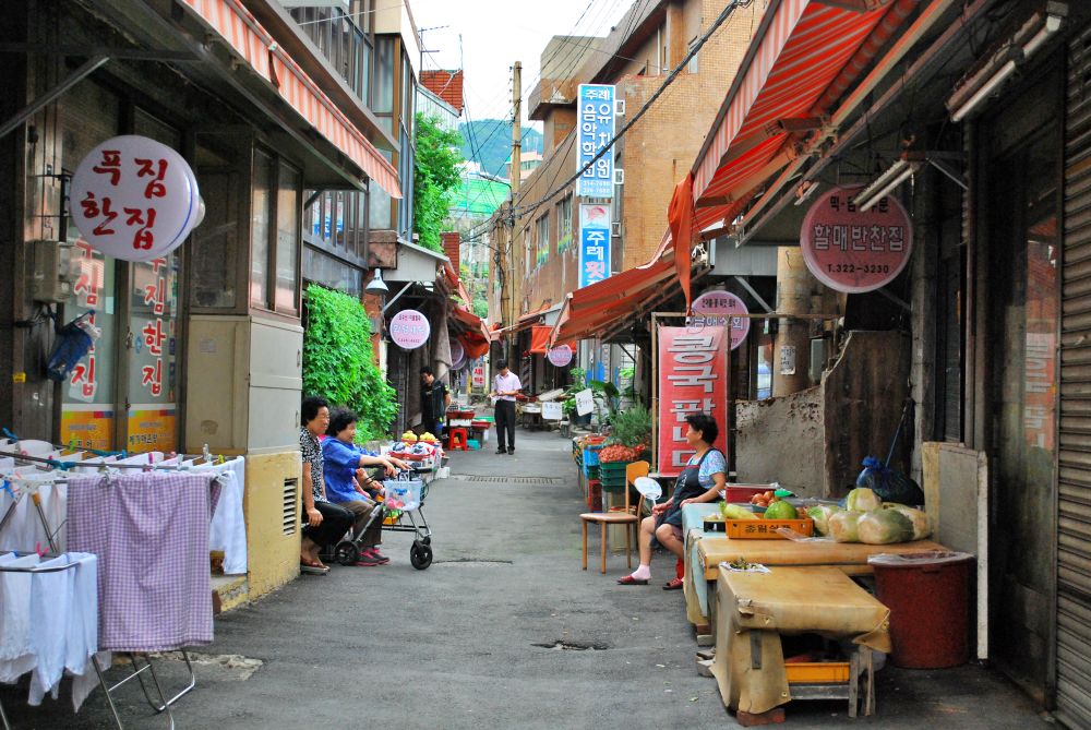 주례1동 주례시장 골목길 할매반찬집