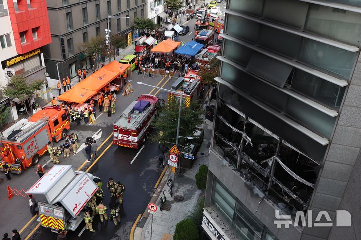 역삼동 빌딩 동시 화재 현장 강남 상가 밀집 지역 화재 진압 모습