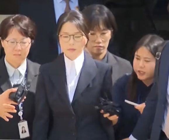 갤러리 1(사설 지면/헤드라인 모음)
