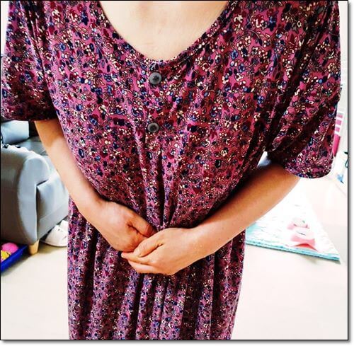 소화기 장애로 면역력이 저하된 여성