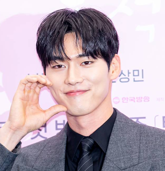 홍민기 배우 프로필 데이트 폭력 의혹