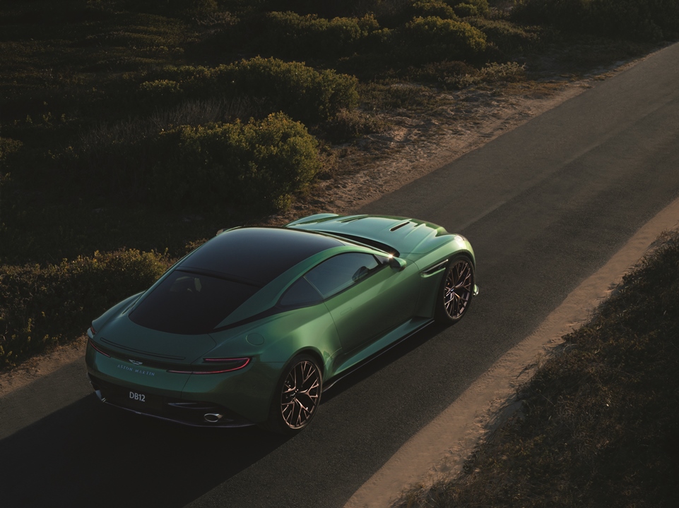 애스턴마틴, 세계 최초 슈퍼투어러 `DB12` 국내 공개