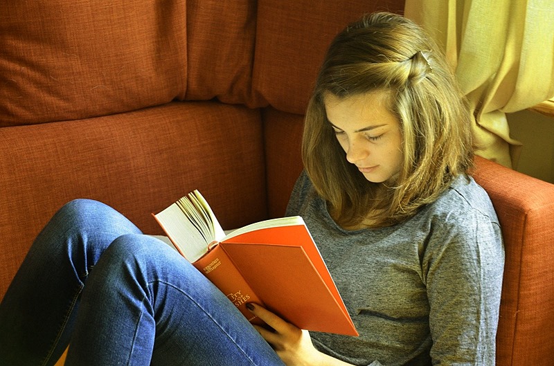 목을앞으로당기는사진