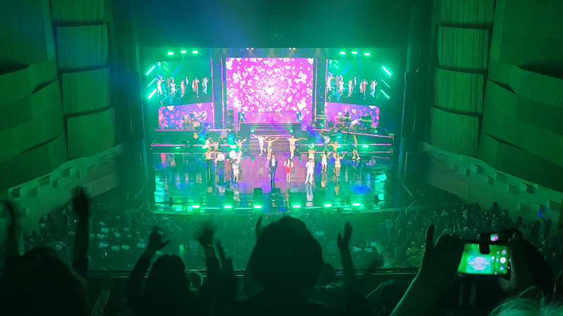 성남아트센터 오페라하우스 공연- 2022 트롯 전국체전 성남 콘서트- 소확행 공연- 2층에서 무대를 바라 본 모습