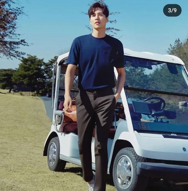 일 안하고 골프 치러댕긴다는 남자배우