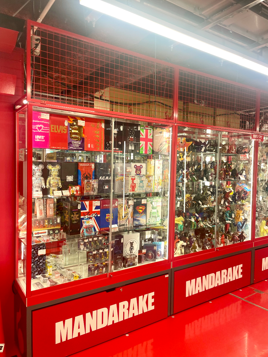 만다라케 수집용품점 전시