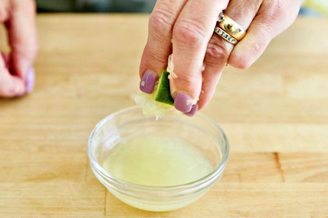 라임&middot;레몬즙 짜는법, 레몬즙 짜는 기계, 요리, 연어, 샐러드, 레모네이드, 팁줌 매일꿀정보