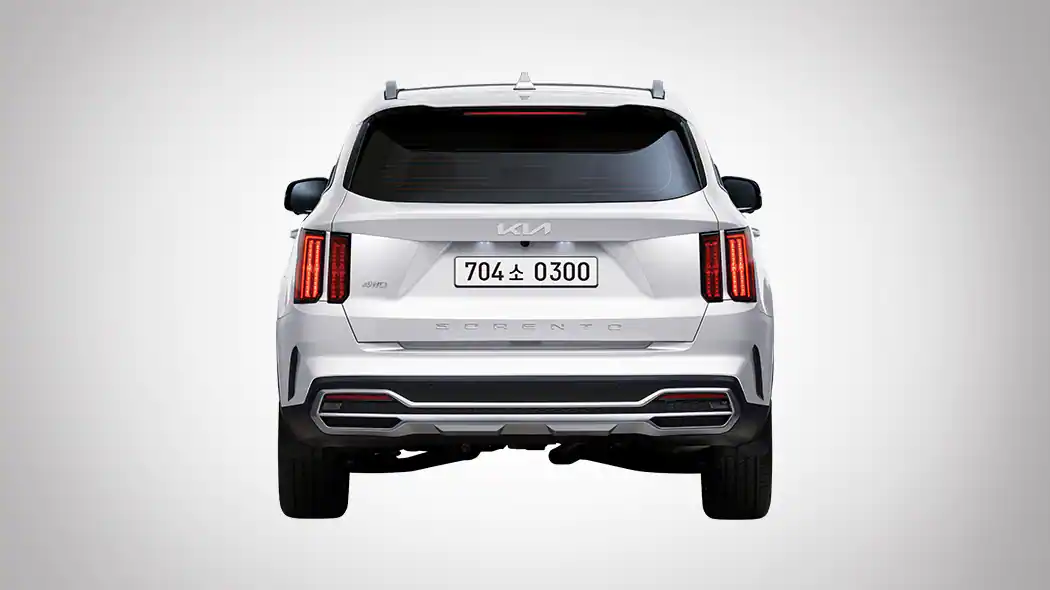 쏘렌토 스노우 화이트 펄의 궁뎅이 모습 출처 기아차 홈페이지