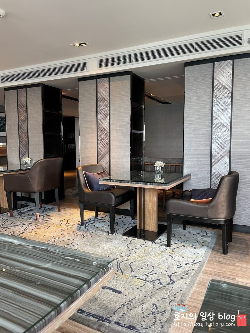 방콕 메리어트 마르퀴스 퀸즈파크 클럽라운지 내부