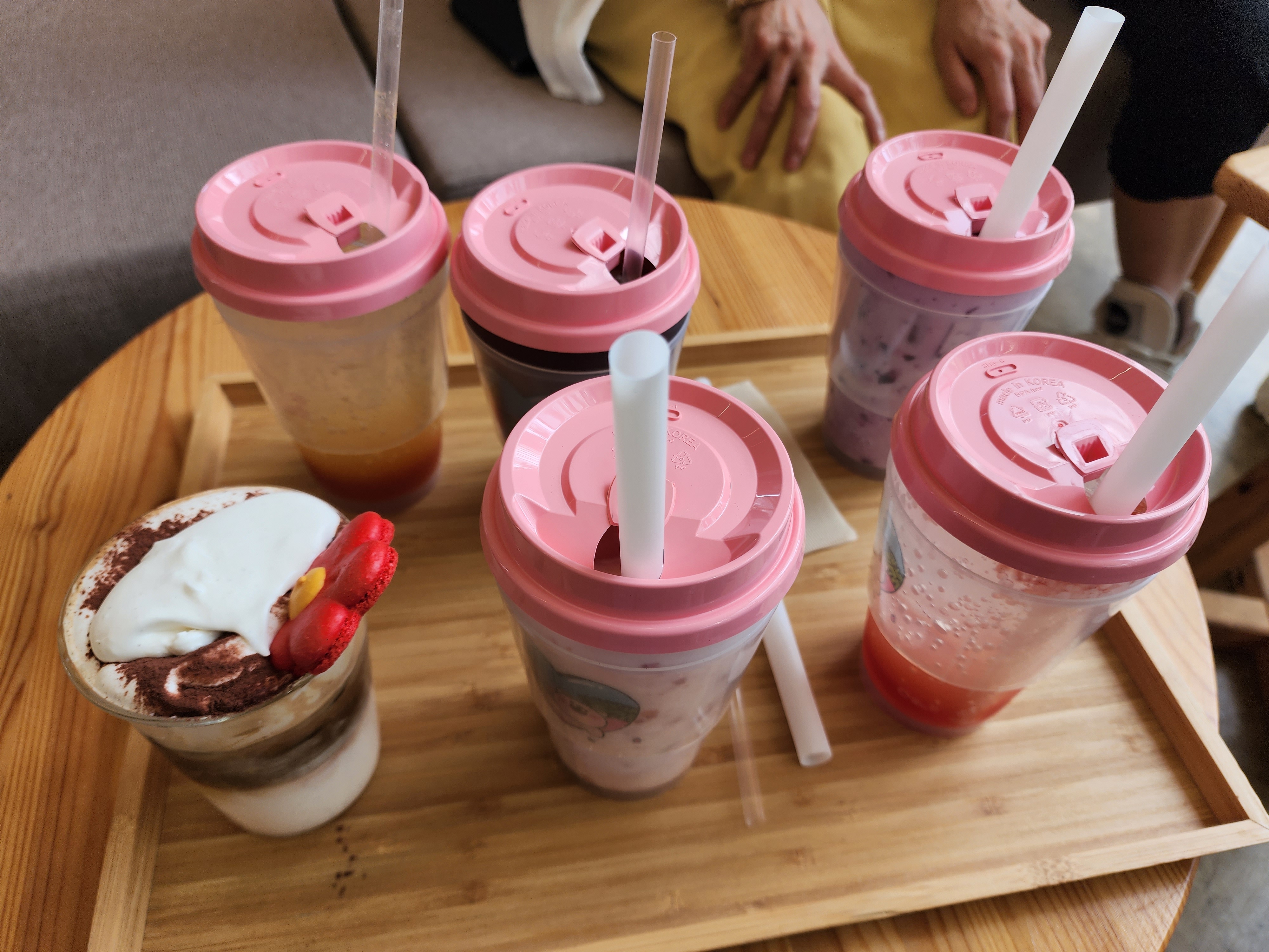 루몽드 크림라떼, 블루베리 요거트, 딸기 요거트, 루몽드 에이드, 아메리카노, 오렌지 한라봉 에이드