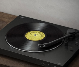 턴 테이블 위에 올려진 lp음반