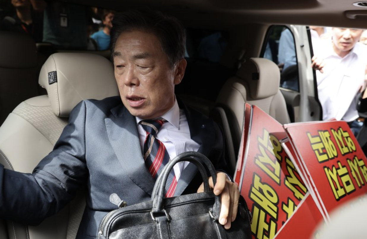 시민단체에 혼나는 독립기념관장