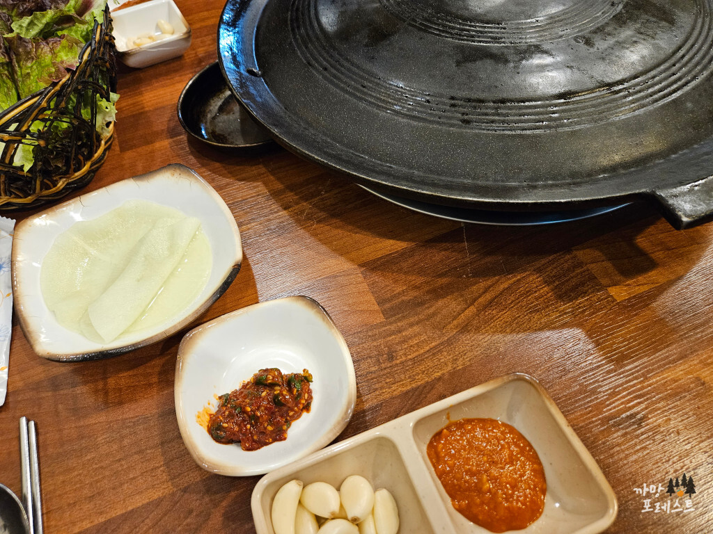 김치 솥뚜껑 삼겹살 쌈장