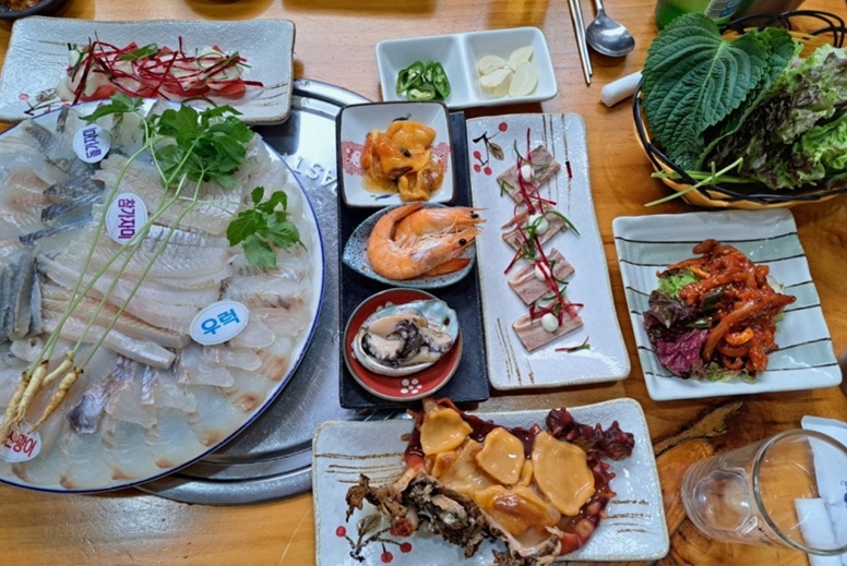 백반기행-영덕밥상-임금상-축산항횟집