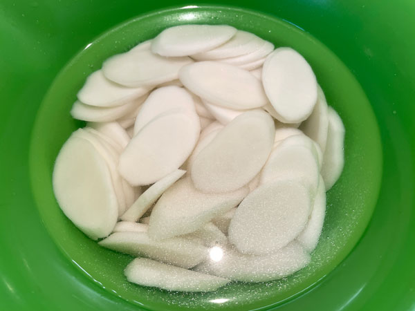 떡국 맛있게 끓이는 법 - 떡국떡 불리기