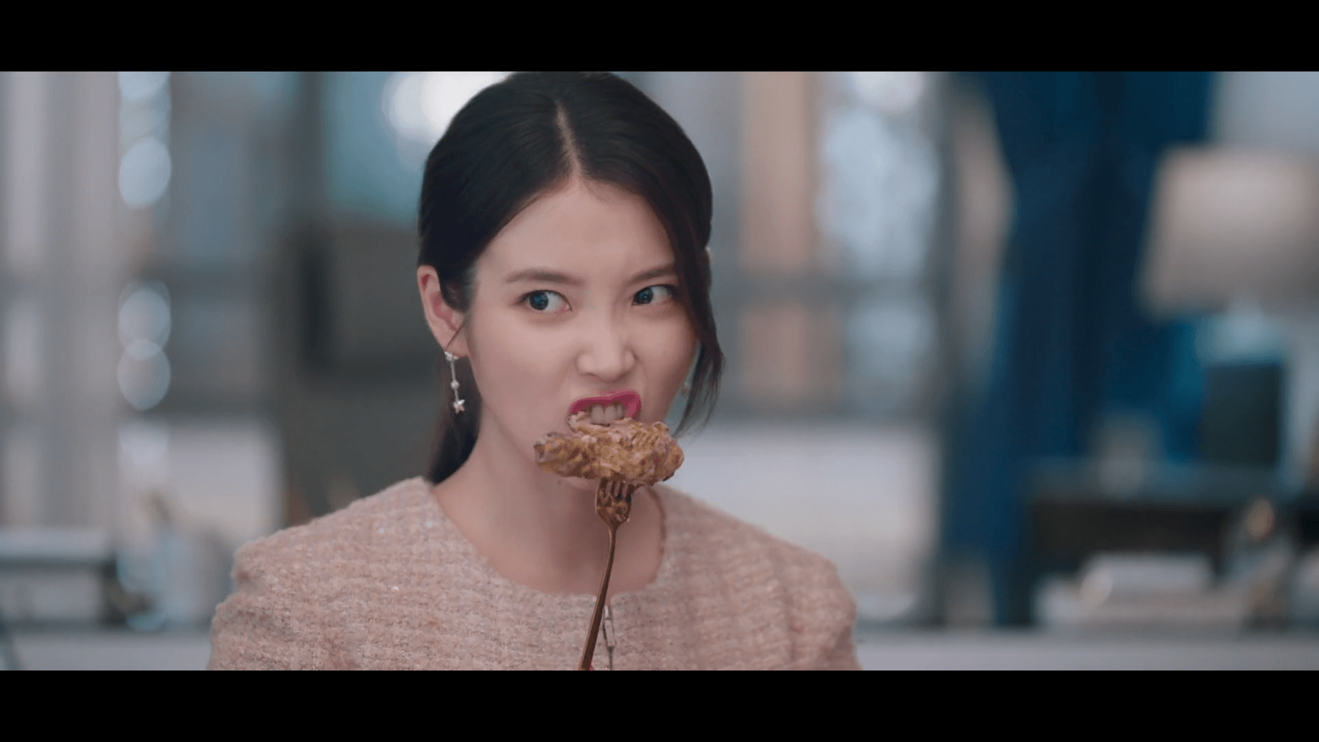 아이유 고추마요 치킨 먹방, 21세기 대군부인 성희주 스타일