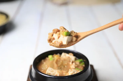 국물 요리: 된장찌개, 순두부찌개, 콩나물국