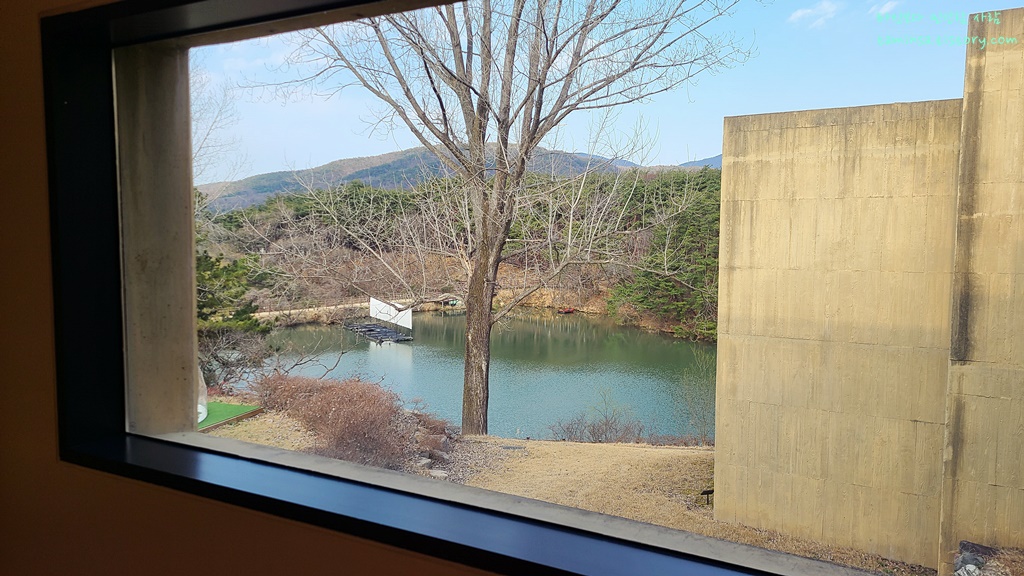 솔거미술관-내부