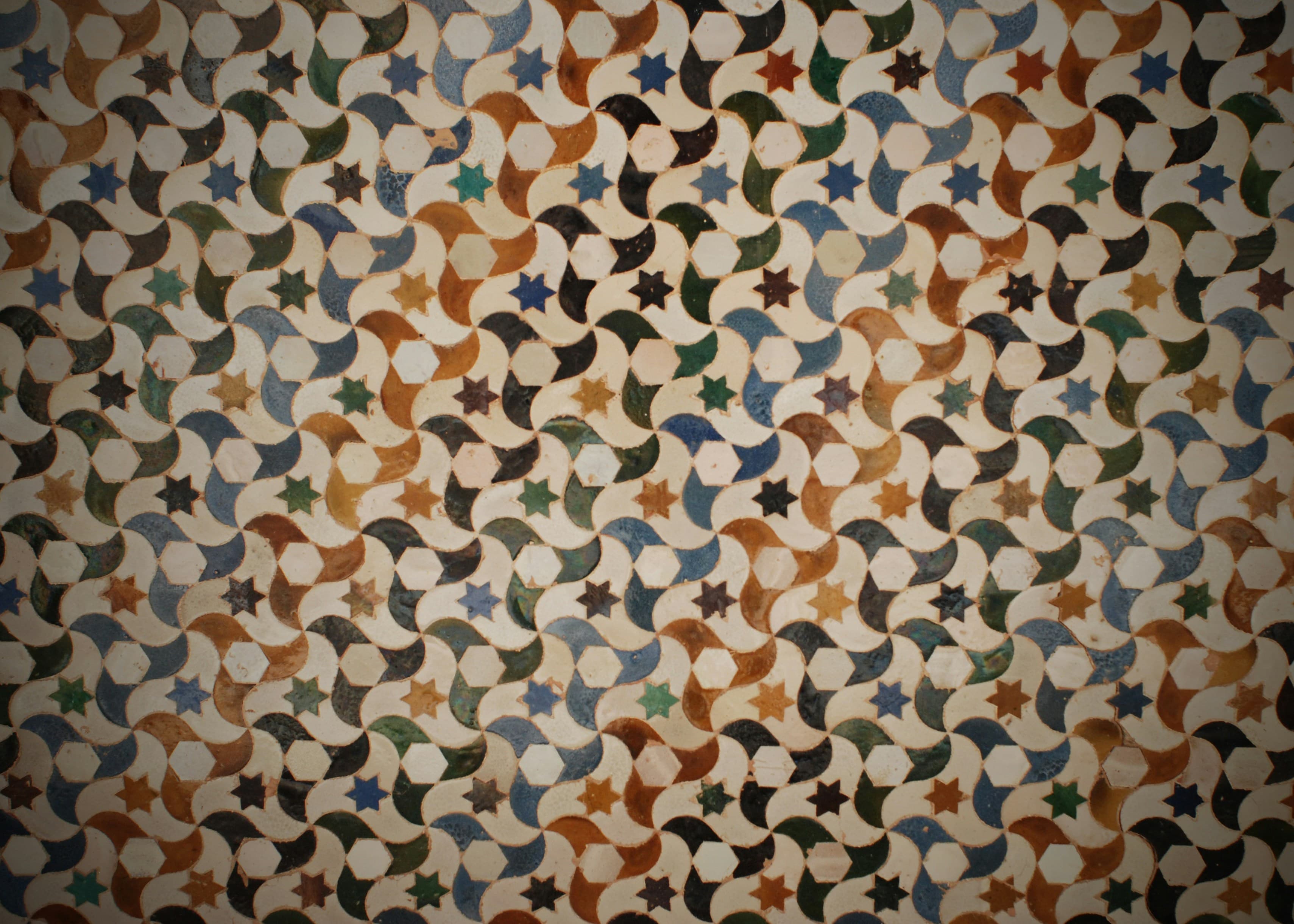 유럽 각국의 전통 직물 문양 비교: 프랑스, 독일, 스페인의 차이