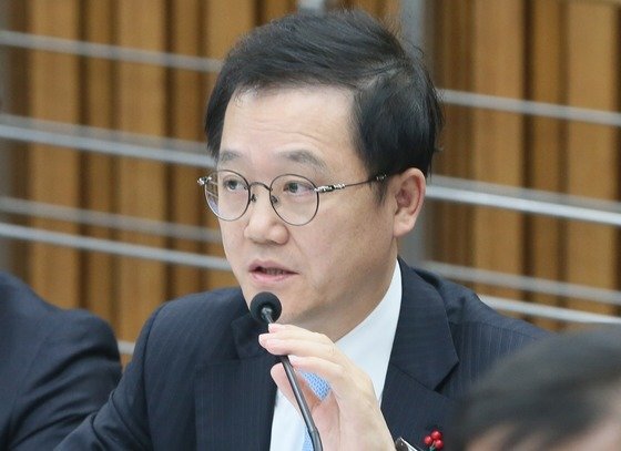 강석훈 프로필