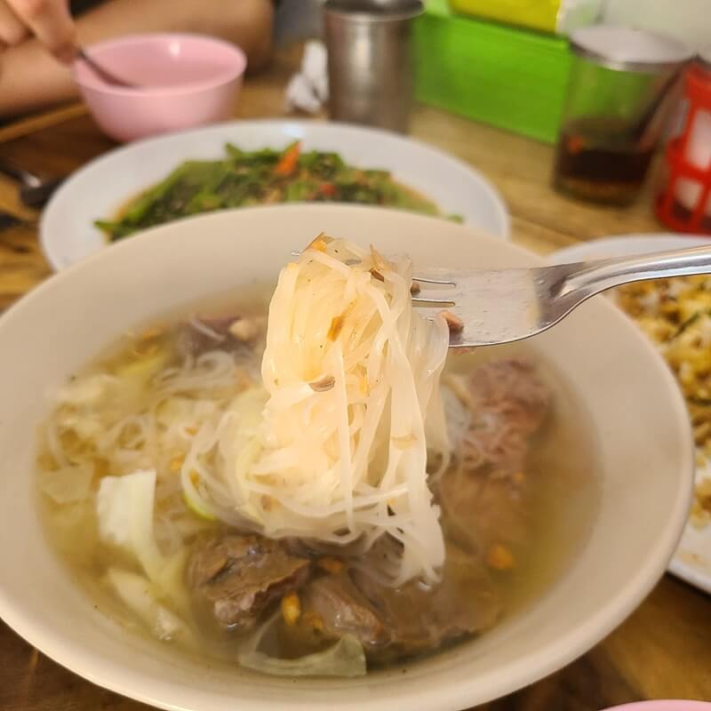 포크로-들어올린-국수