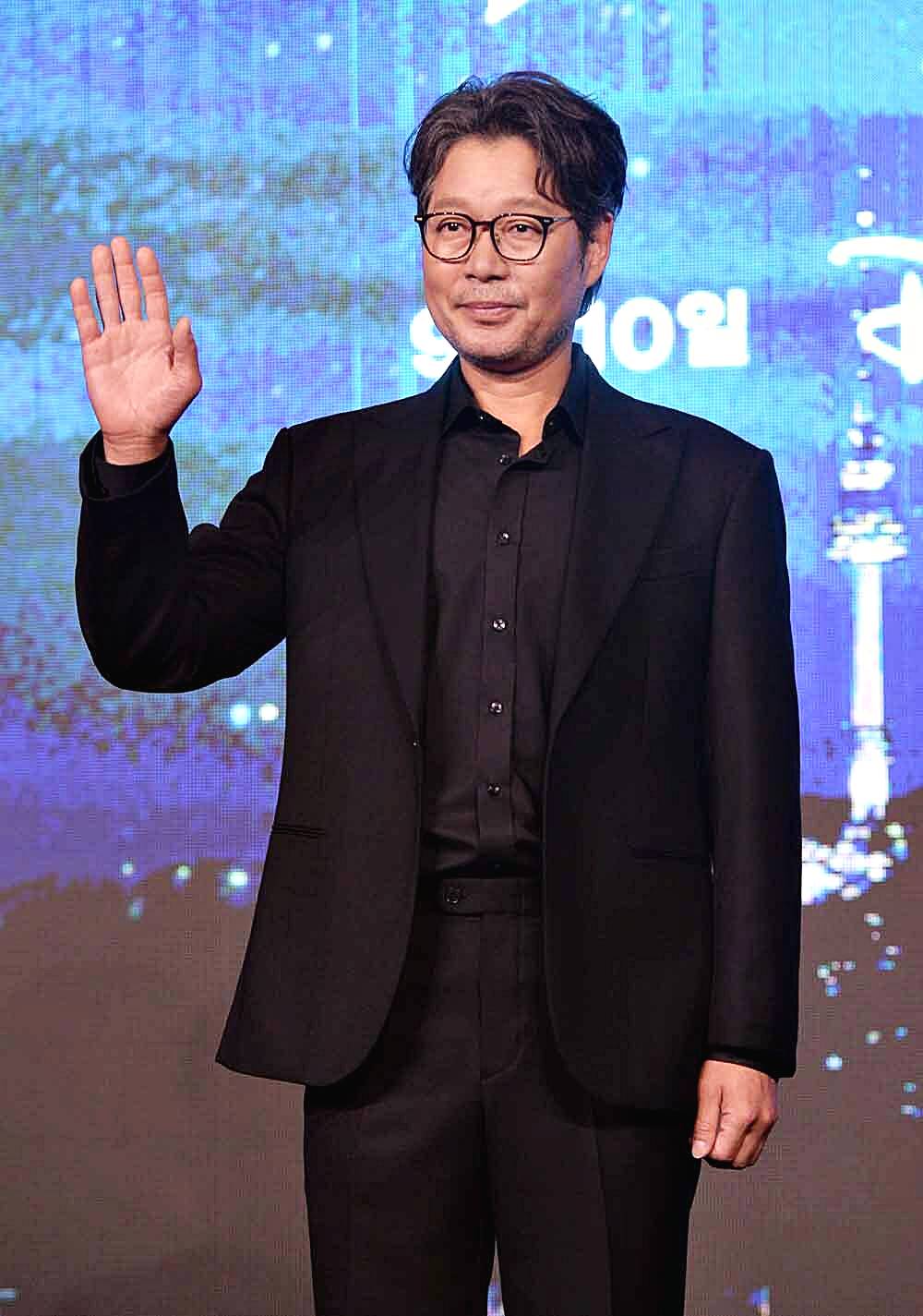 유재명