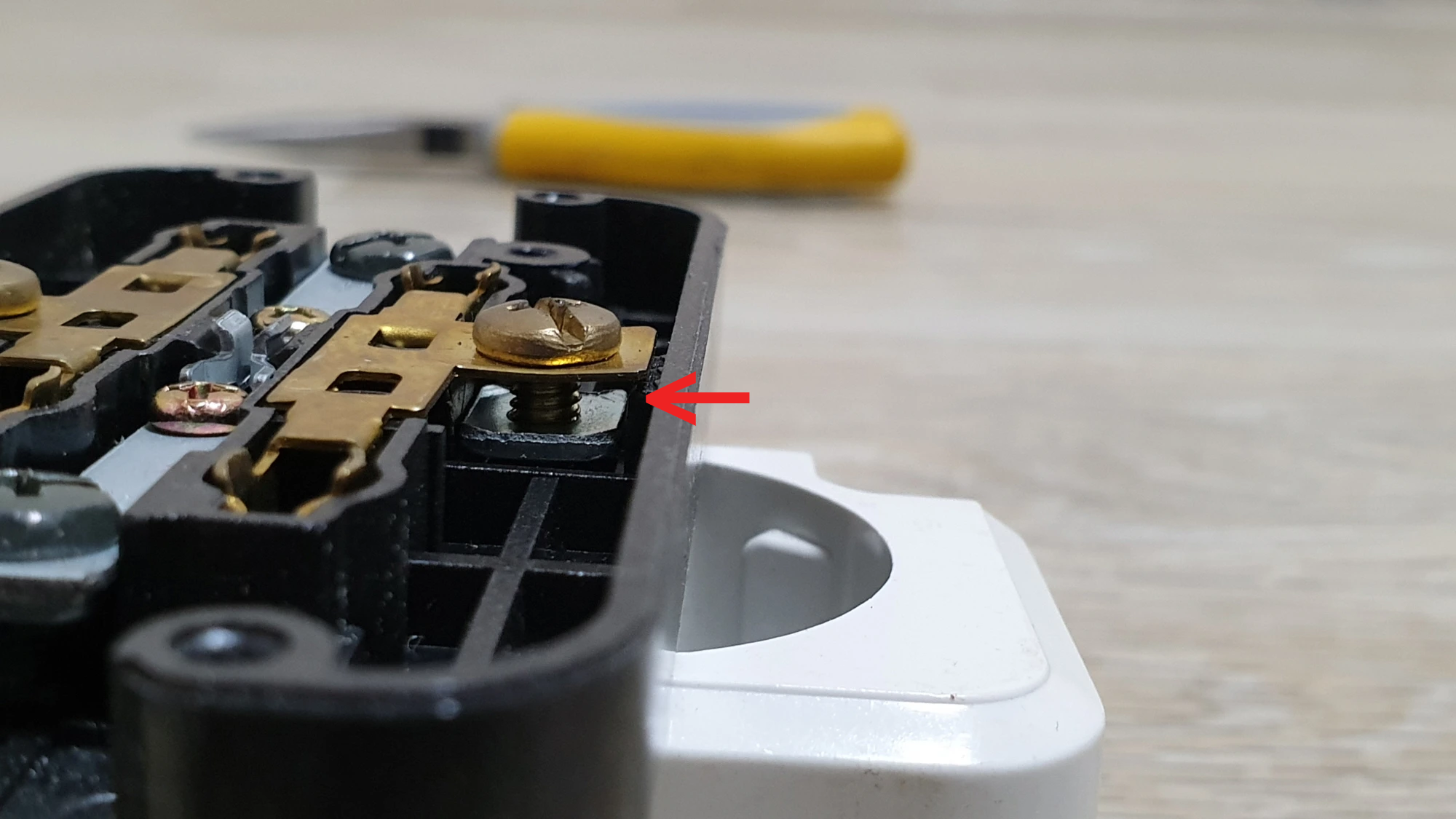 전선 연결하는 곳