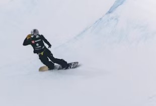 asian-snowboard