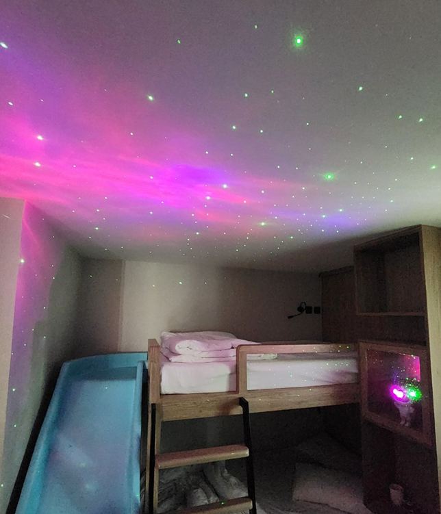 무스호텔 님만 프로젝터