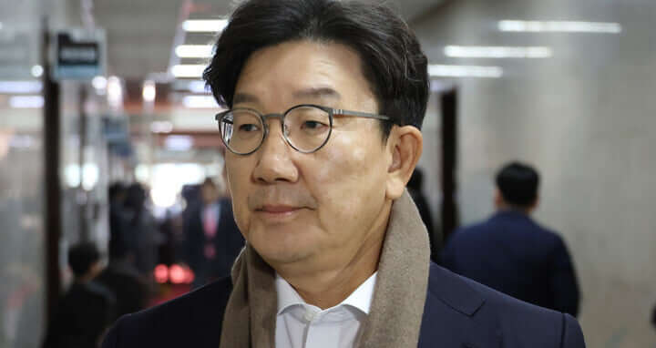 특검, 김건희 6일 소환…명품 수수·공천 개입·주가 조작 혐의 입증에 속도
