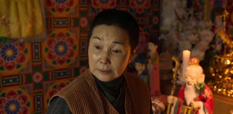 선산에서 머리짧은 비구니 스님 역의 배우 신복숙